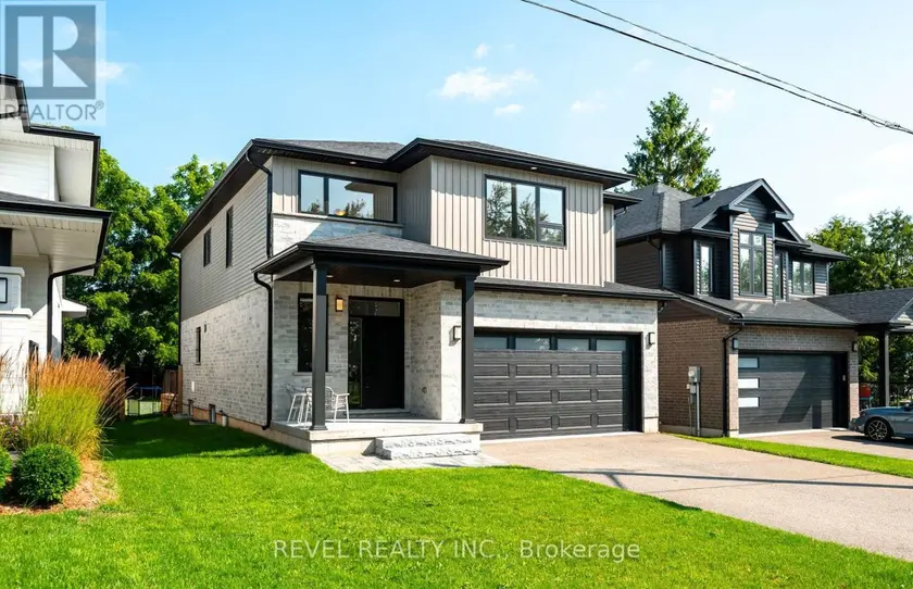 Detached at 18 SCHOOL ROAD, Shelburne