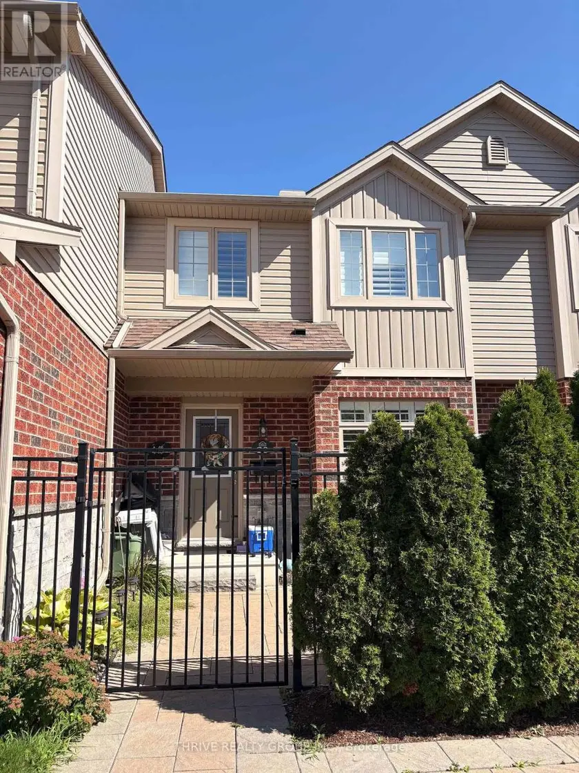 Townhouse at 20 - 3399 CASTLE ROCK PLACE, London South