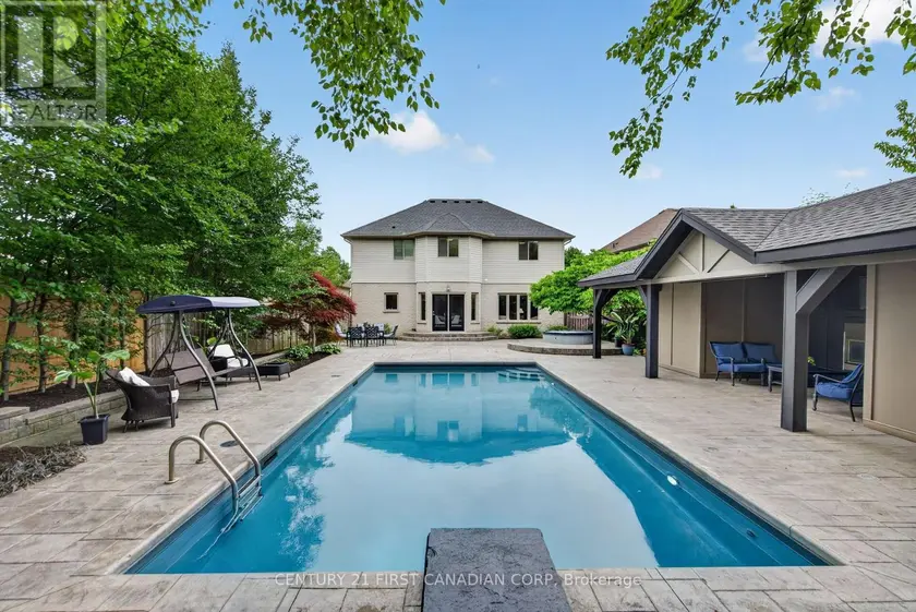 Detached at 1027 MANCHESTER ROAD, London North