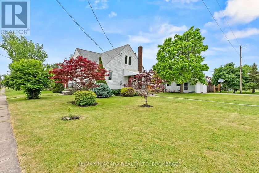 Detached at 230 WELLINGTON STREET, Port Colborne