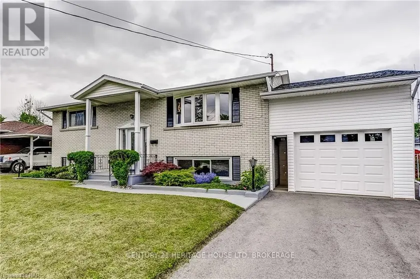 Detached at 10 MADISON STREET, Fort Erie