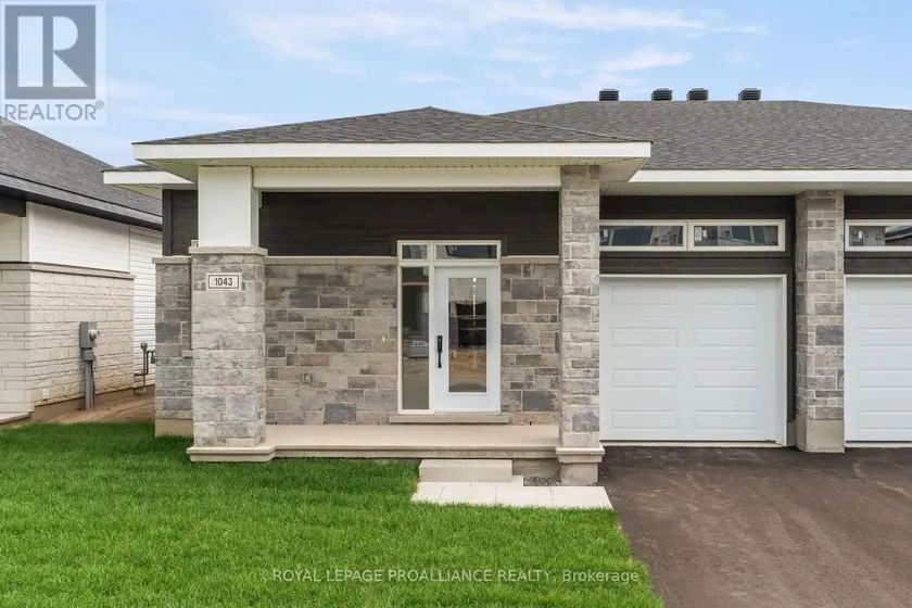 Townhouse at 1043 MOORE STREET, Brockville