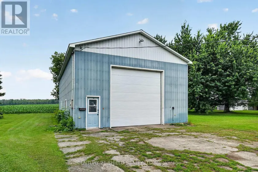 Detached at 00000 FRONT STREET, North Stormont