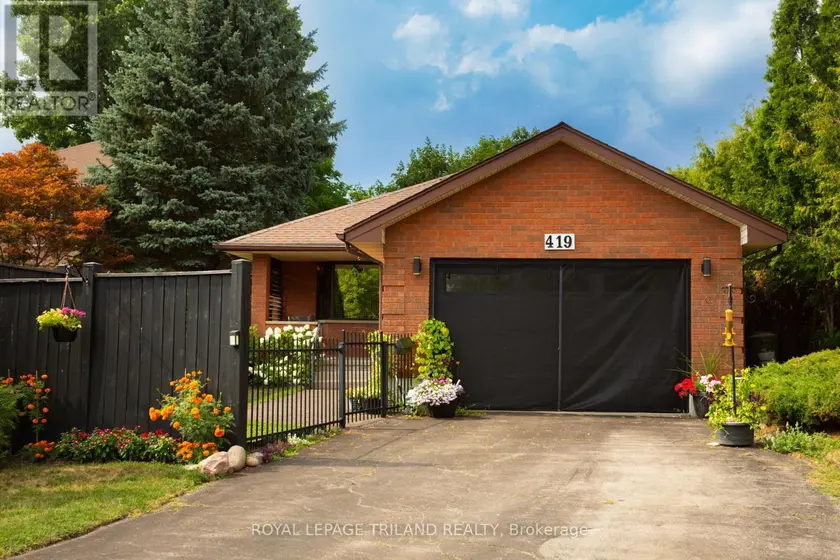Detached at 419 MCNAY PLACE, London East