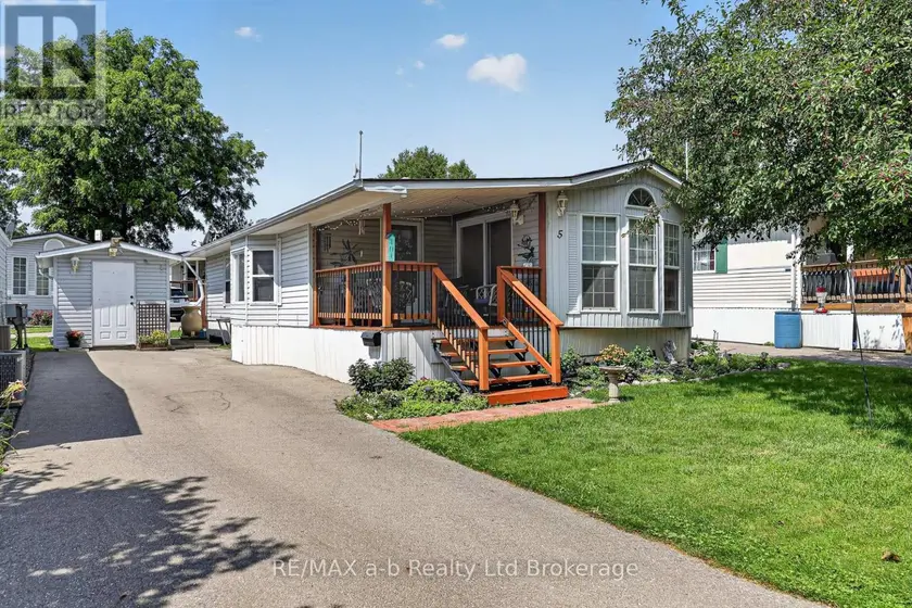 Detached at 5 - 595487 59 N, East Zorra-Tavistock