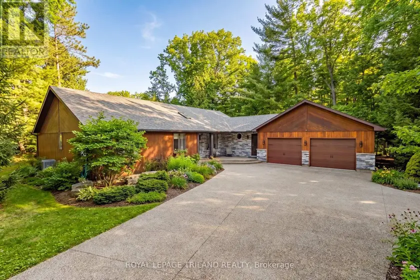 Detached at 10498 PINETREE DRIVE, Lambton Shores