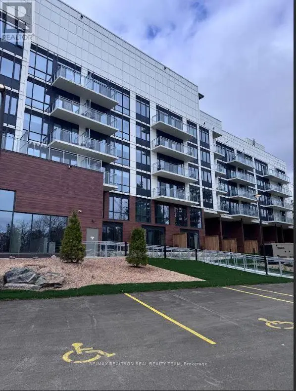 Apartment at 412 - 100 CARRICK TRAIL, Gravenhurst)
