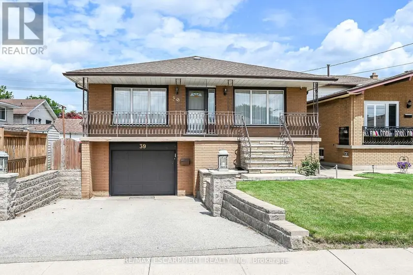 Detached at 39 ALGONQUIN COURT, Hamilton