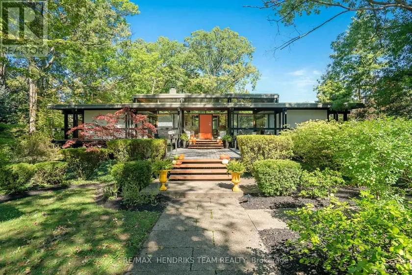 Detached at 15 WOOD DALE DRIVE, St. Catharines