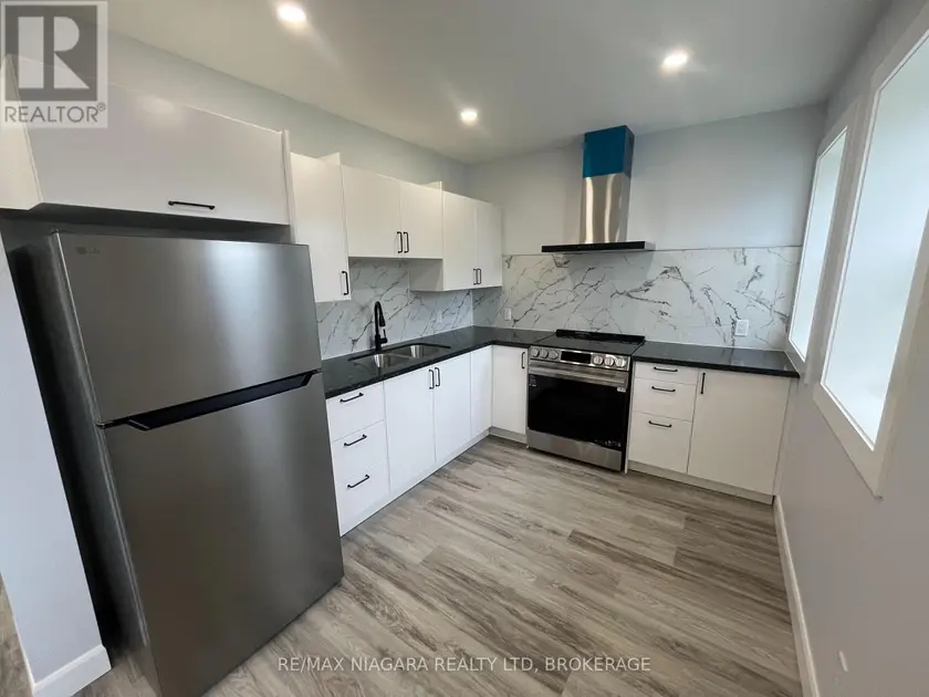 Multiplex at UPPER FRONT - 243 DUFFERIN STREET, Fort Erie