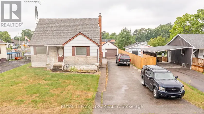 Detached at 215 KNOLL STREET, Port Colborne