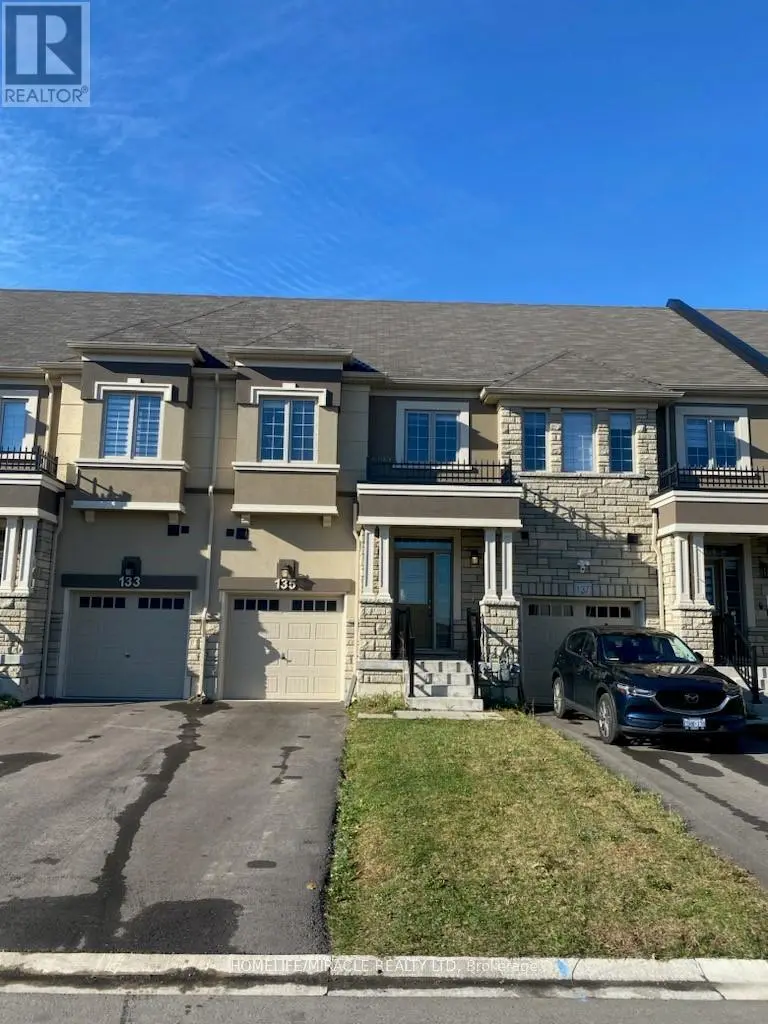 Townhouse at 135 FLAGG AVENUE, Brant