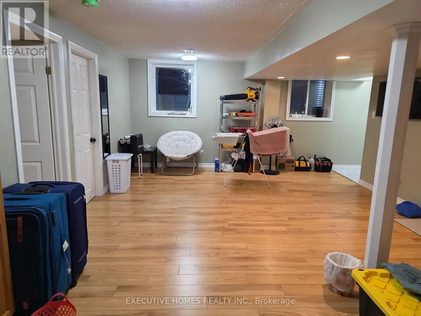 Detached at 35 CLAUDETTE GATE, Hamilton