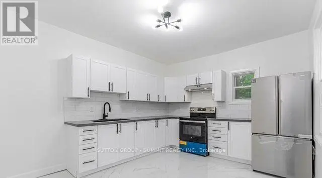Detached at 439 FERGUSON AVENUE N, Hamilton