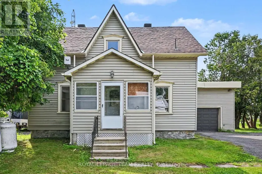 Detached at 10526 VAN ALLEN ROAD, North Dundas