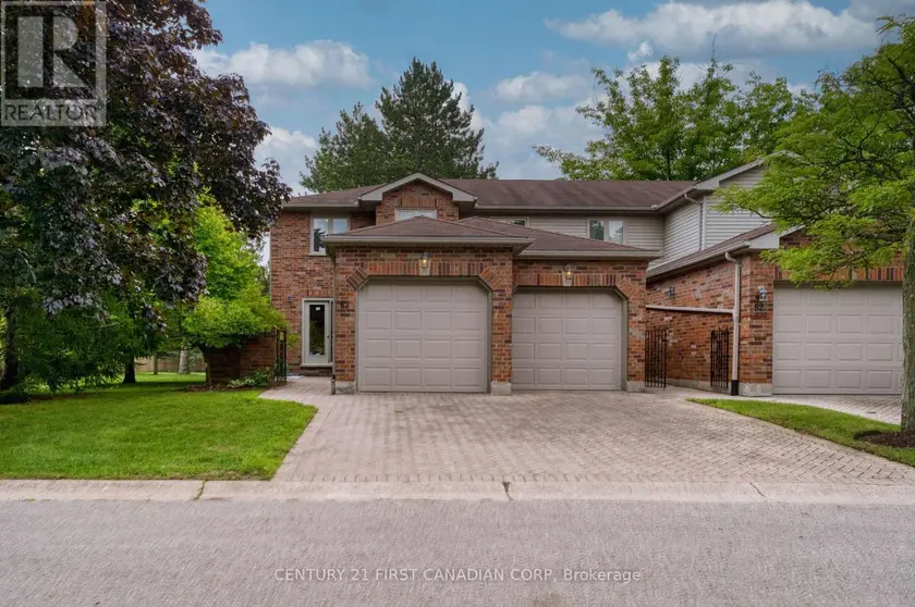 Townhouse at 63 - 70 SUNNYSIDE DRIVE, London North
