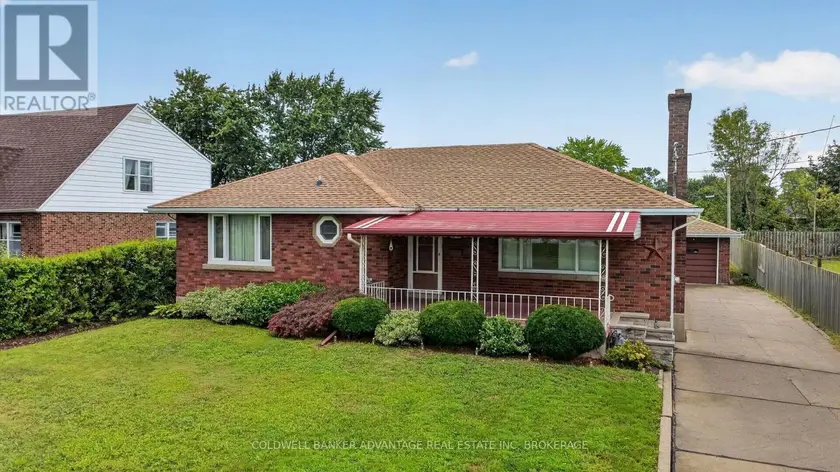 Detached at 36 THIRD STREET, Welland