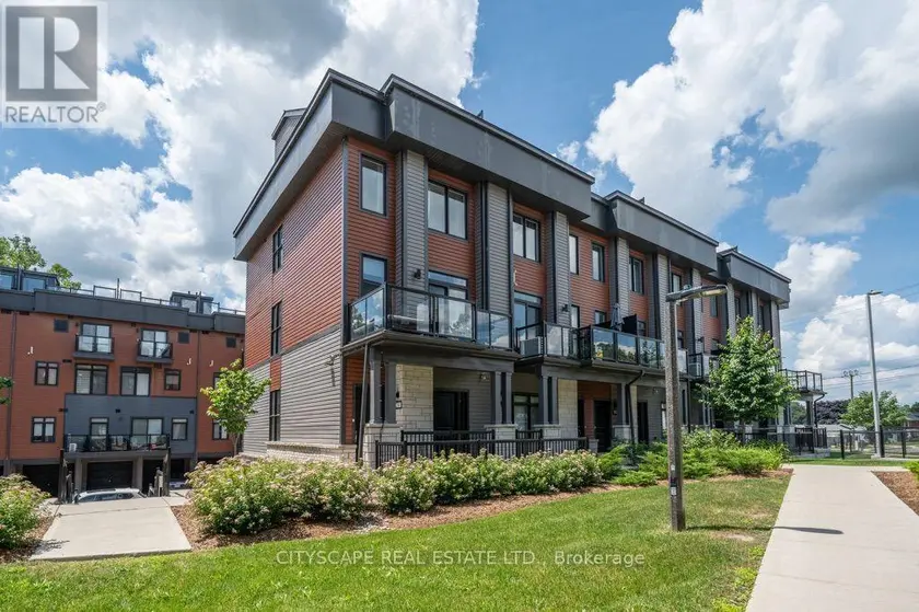 Townhouse at 28 - 2 WILLOW STREET, Brant