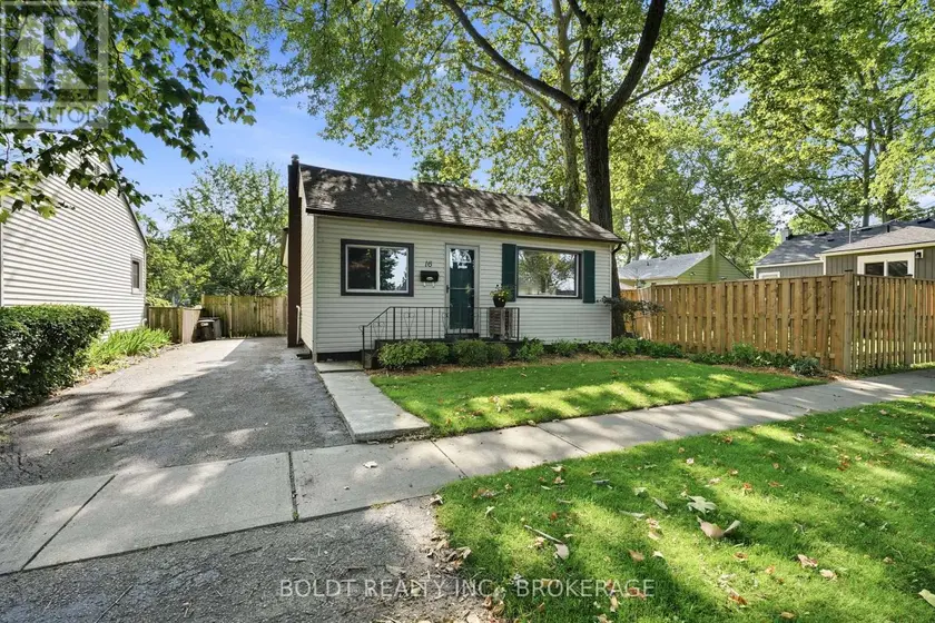 Detached at 16 LONGFELLOW AVENUE, St. Catharines