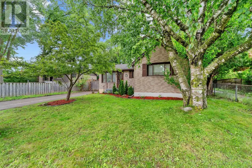 Detached at 54 MANITOULIN DRIVE, London East