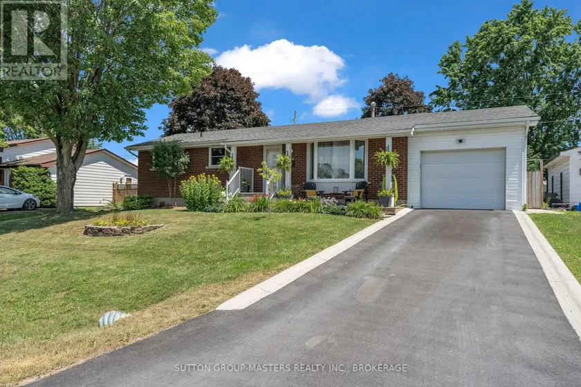 Detached at 11 CHESTERFIELD DRIVE, Loyalist