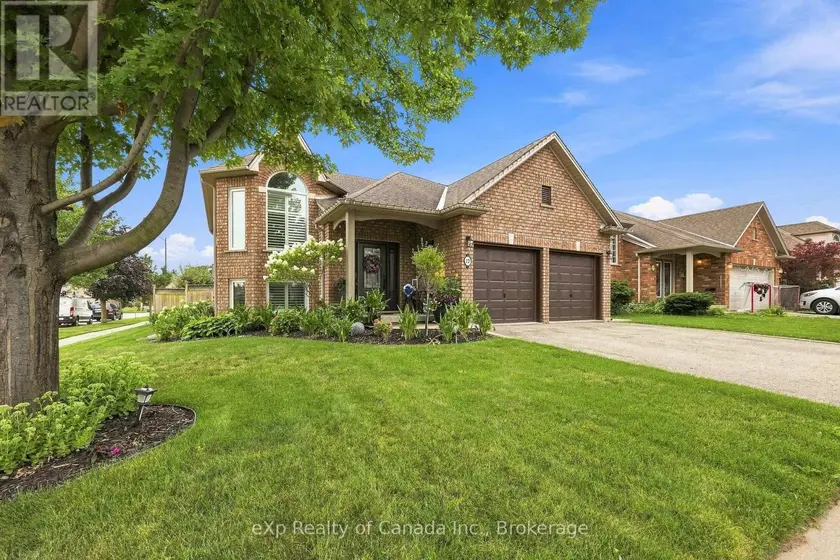 Detached at 17 VARLEY CRESCENT, Brantford