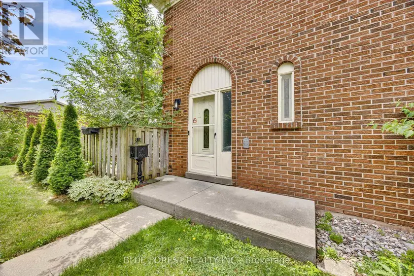 Townhouse at 28 - 408 HOMESTEAD COURT, London North