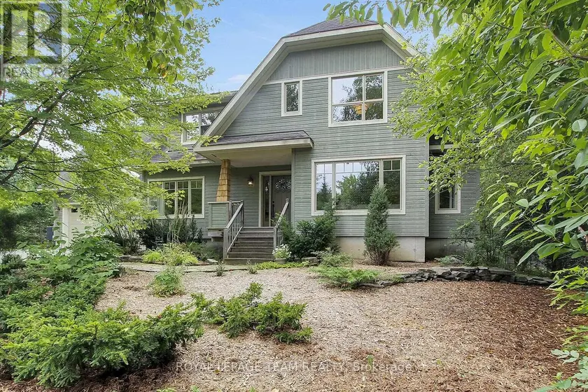 Detached at 1724 CENTURY ROAD E, Ottawa