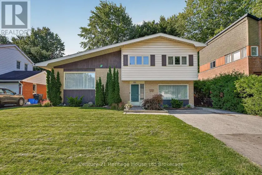 Detached at 812 HUGHSON STREET, Woodstock