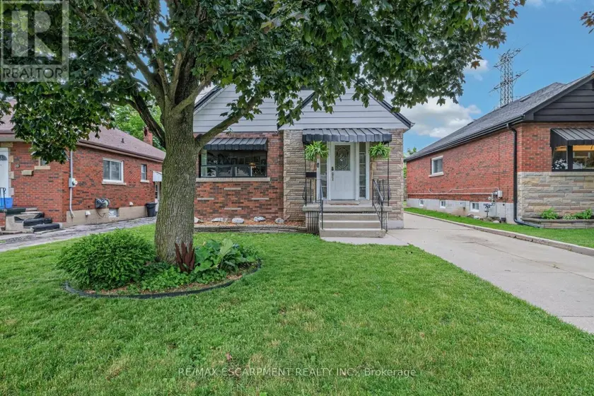 Detached at 66 PALING COURT, Hamilton