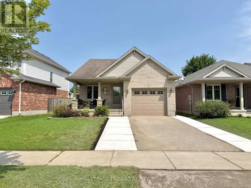 Detached at 87 PINE VALLEY DRIVE, St. Thomas