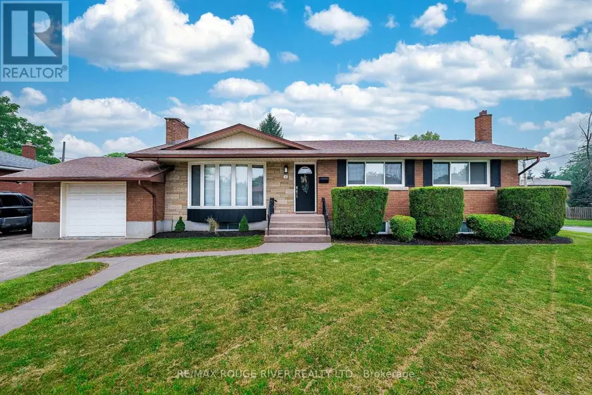 Detached at 25 CLEARVIEW HEIGHTS, St. Catharines