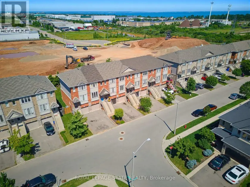 Townhouse at 41 EDENROCK DRIVE, Hamilton