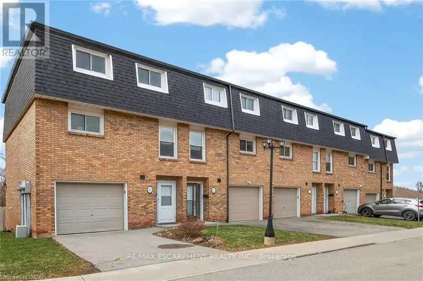 Townhouse at 23 ROSEDALE COURT, Hamilton