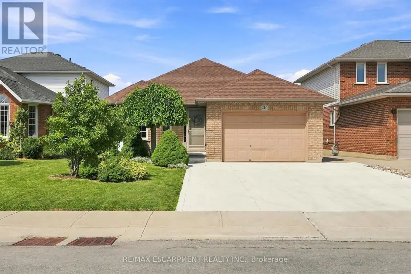 Detached at 210 BASTILLE STREET, Hamilton