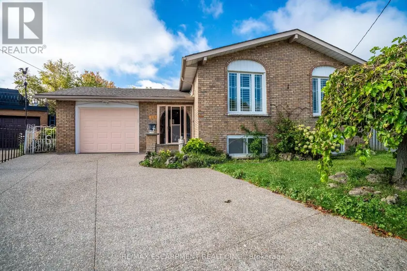 Detached at 18 VILLA COURT, Hamilton