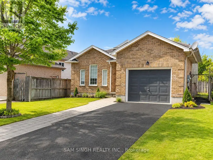 Detached at 185 THURMAN CIRCLE, London East