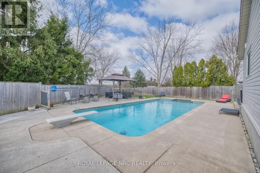 Detached at 16 LEONARD DRIVE, St. Catharines