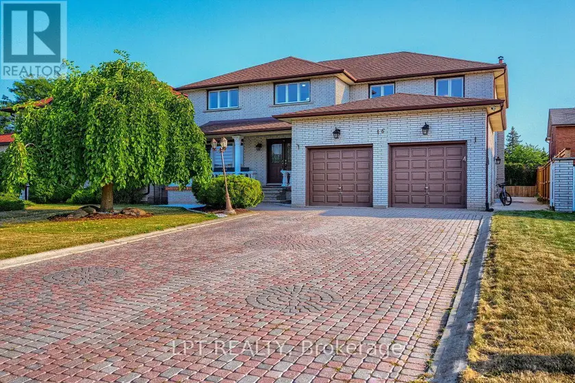 Detached at 16 VOGUE COURT, Hamilton