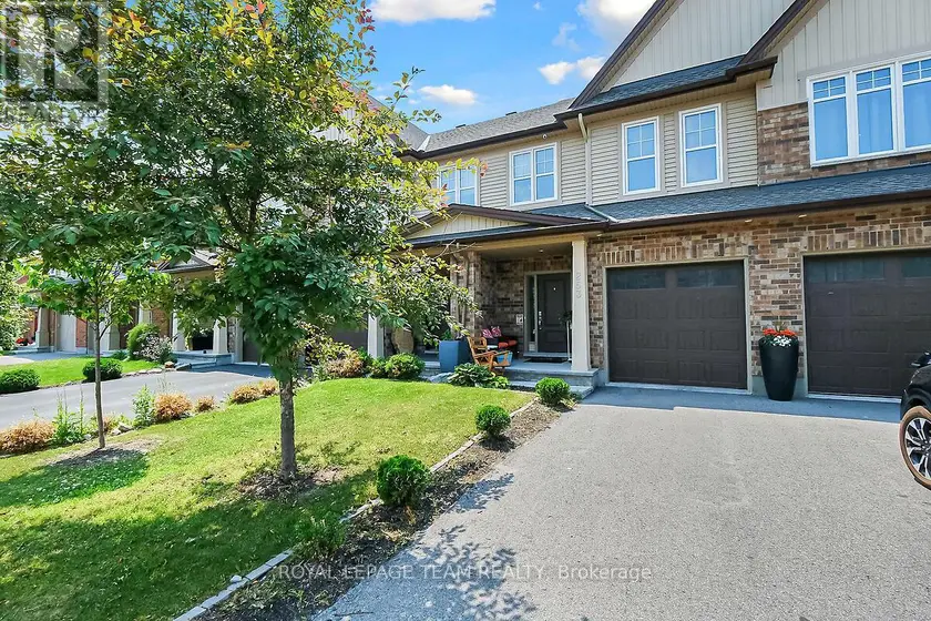 Townhouse at 253 FERGUS CRESCENT, Ottawa