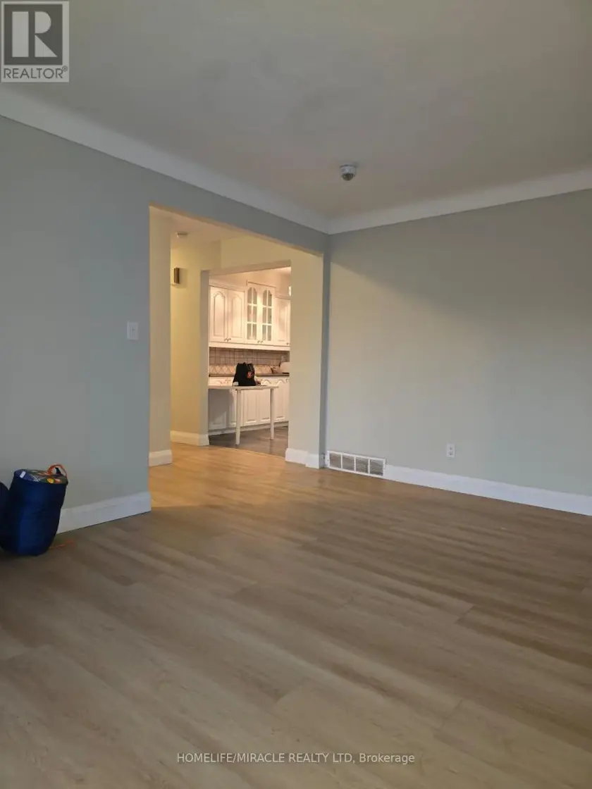 Detached at UPPER - 26 GLENGARRY ROAD, St. Catharines