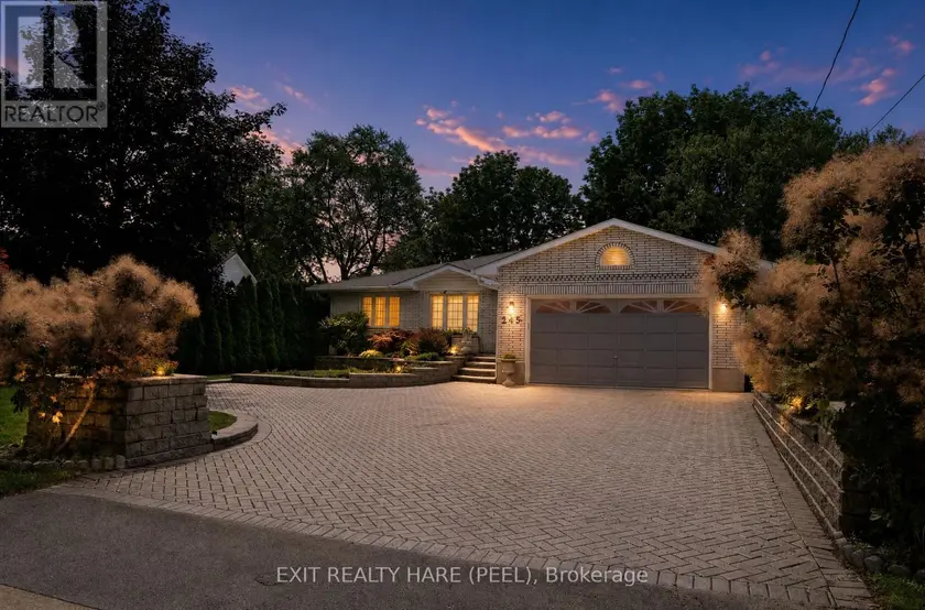 Detached at 245 FIRST AVENUE, Welland