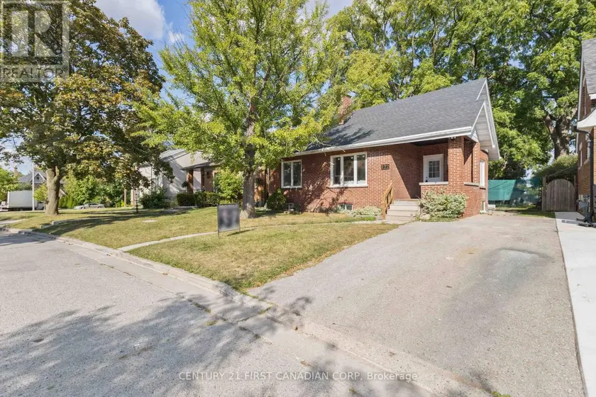 Detached at 122 WINDSOR CRESCENT, London South