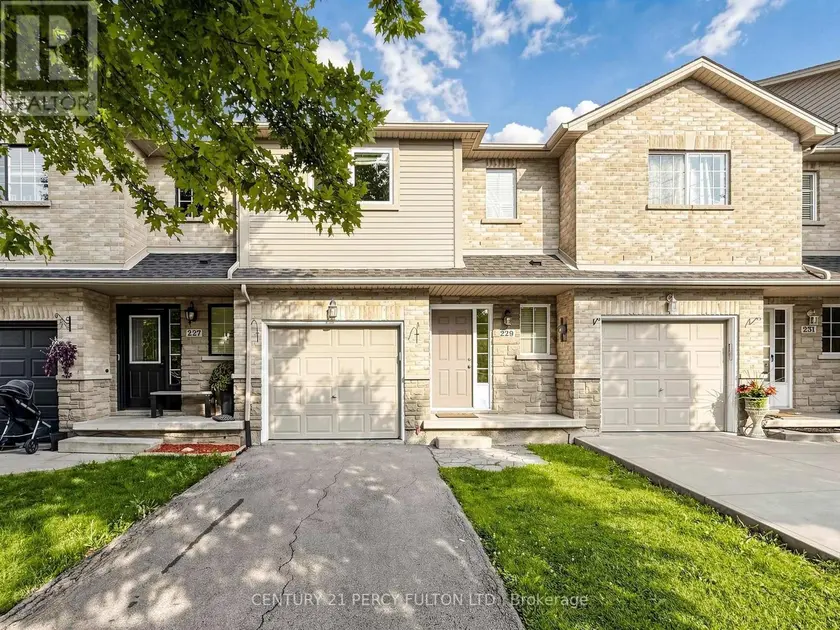 Townhouse at 229 DICENZO DRIVE, Hamilton