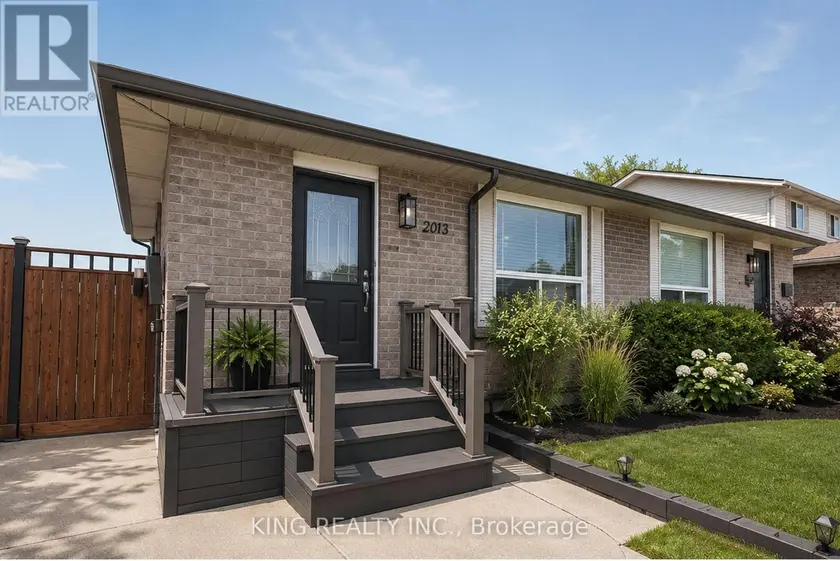 Semi-Detached/Link at 2613 CARISSA AVENUE, Windsor