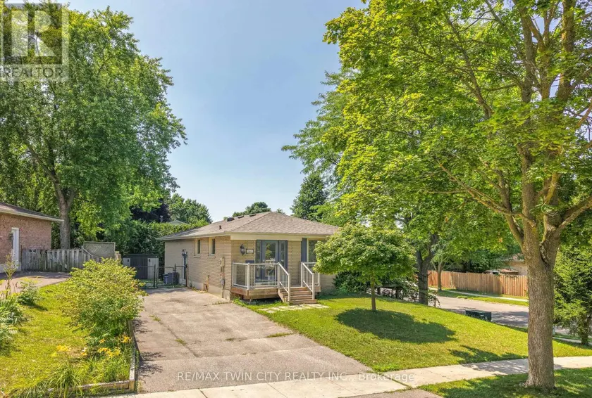 Detached at 160 WOODLAWN AVENUE, Brantford