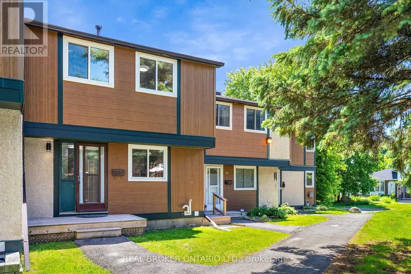 Townhouse at 124 - 1449 RIDGEBROOK DRIVE, Ottawa