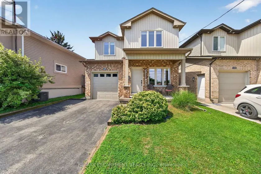 Detached at 17 GRANTHAM AVENUE S, St. Catharines