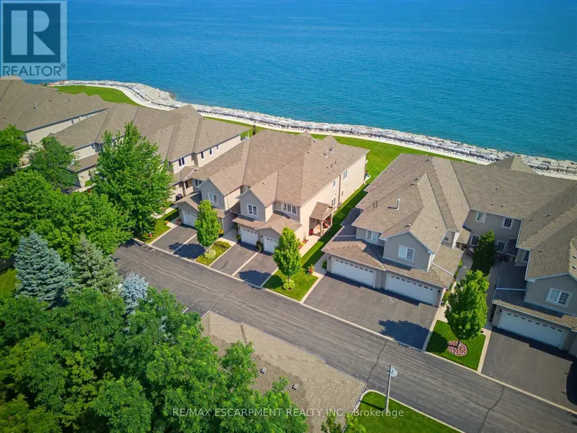 Townhouse at 15 - 484 MILLEN ROAD, Hamilton