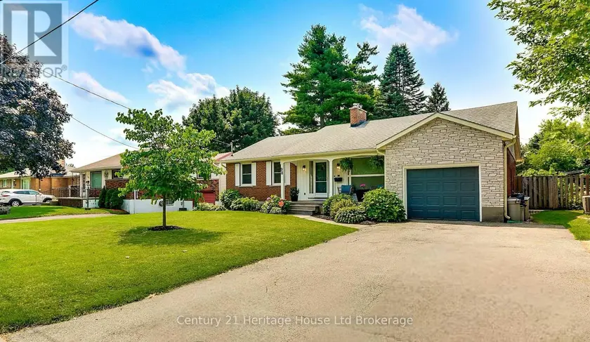 Detached at 98 MAUD STREET, Woodstock
